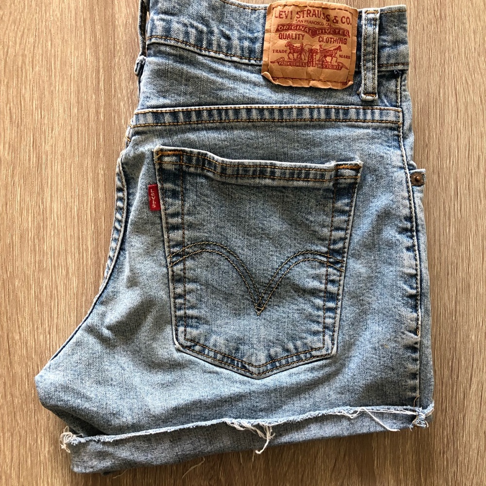 Levi cut-off denim shorts